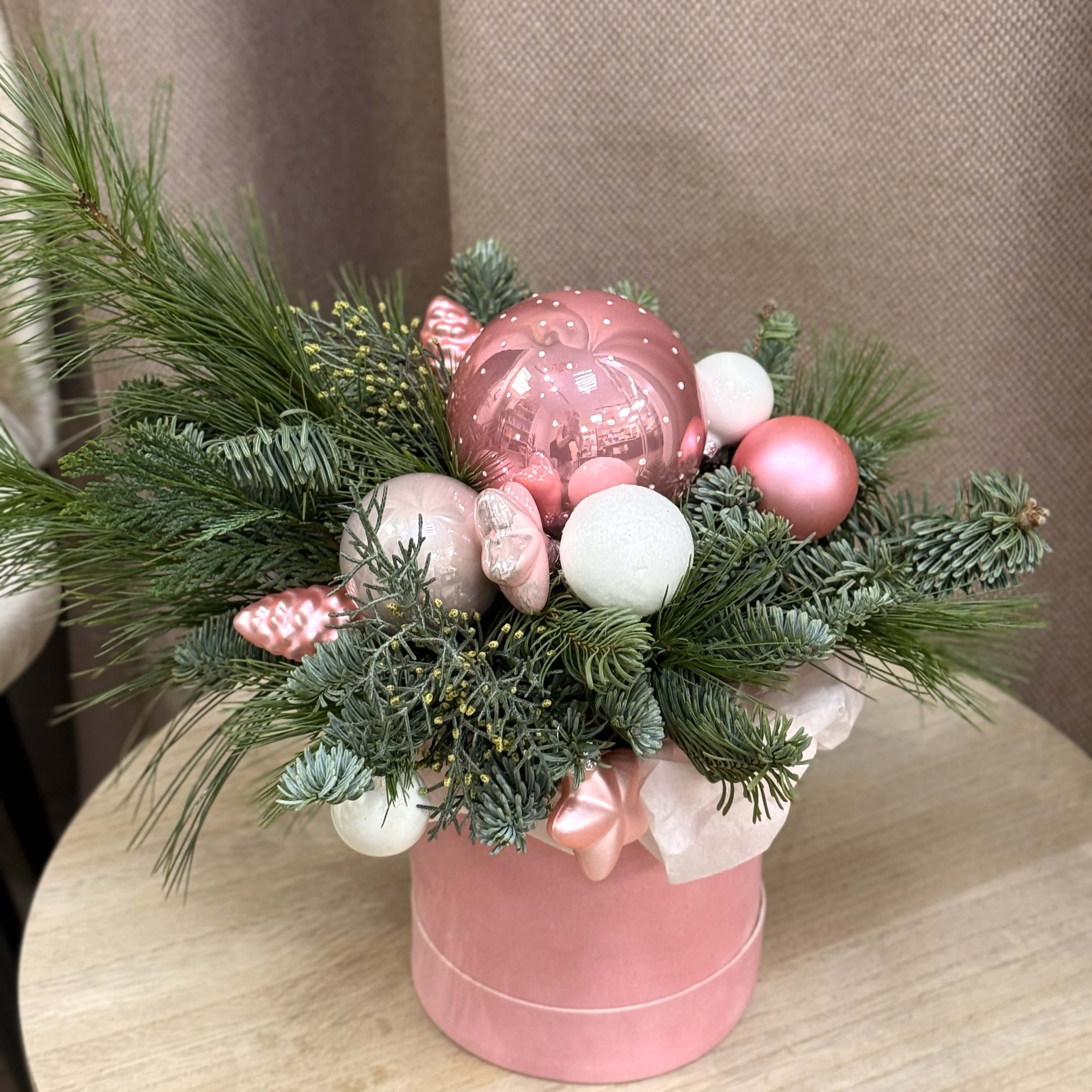 Зимняя композиция "Розовый восторг"