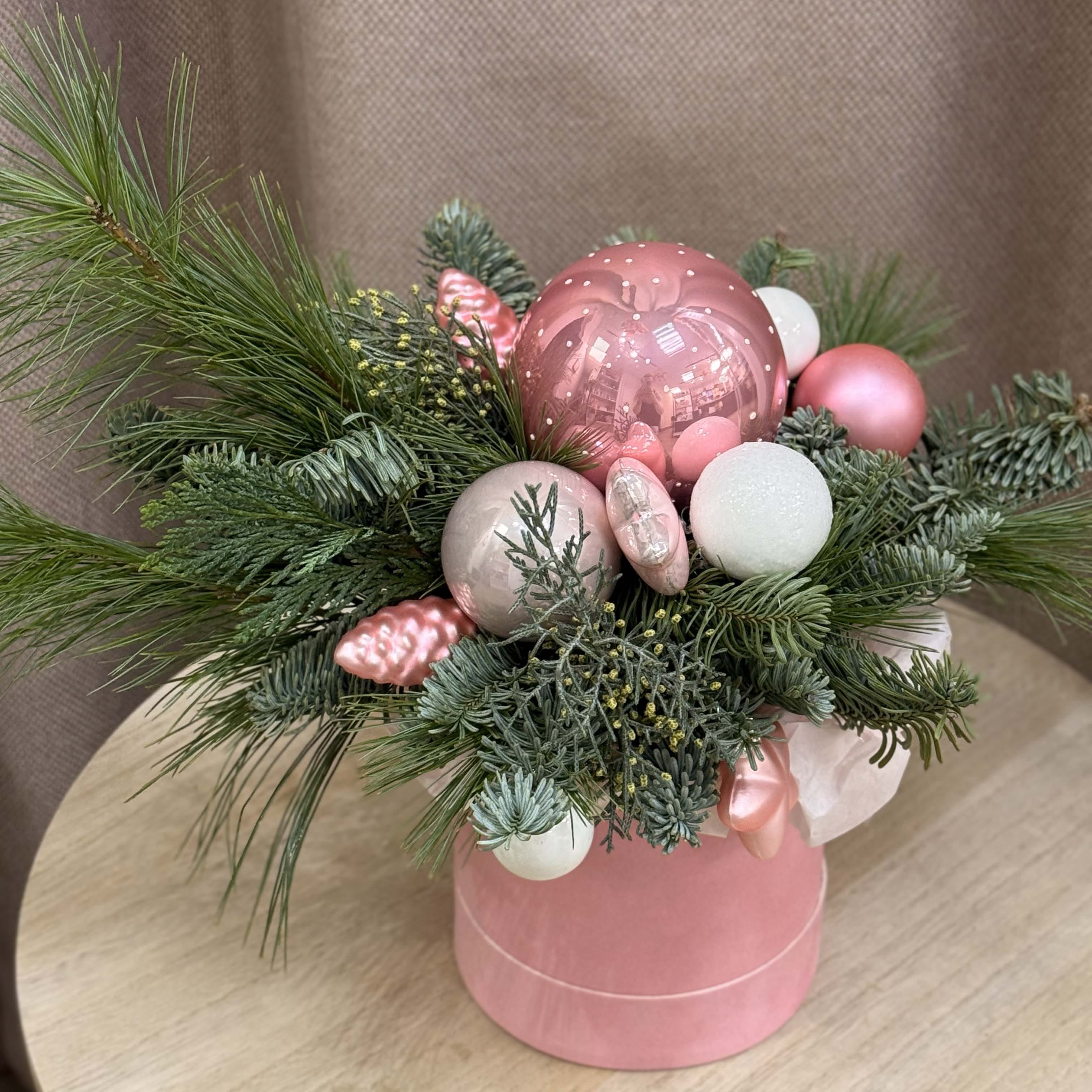 Зимняя композиция "Розовый восторг"