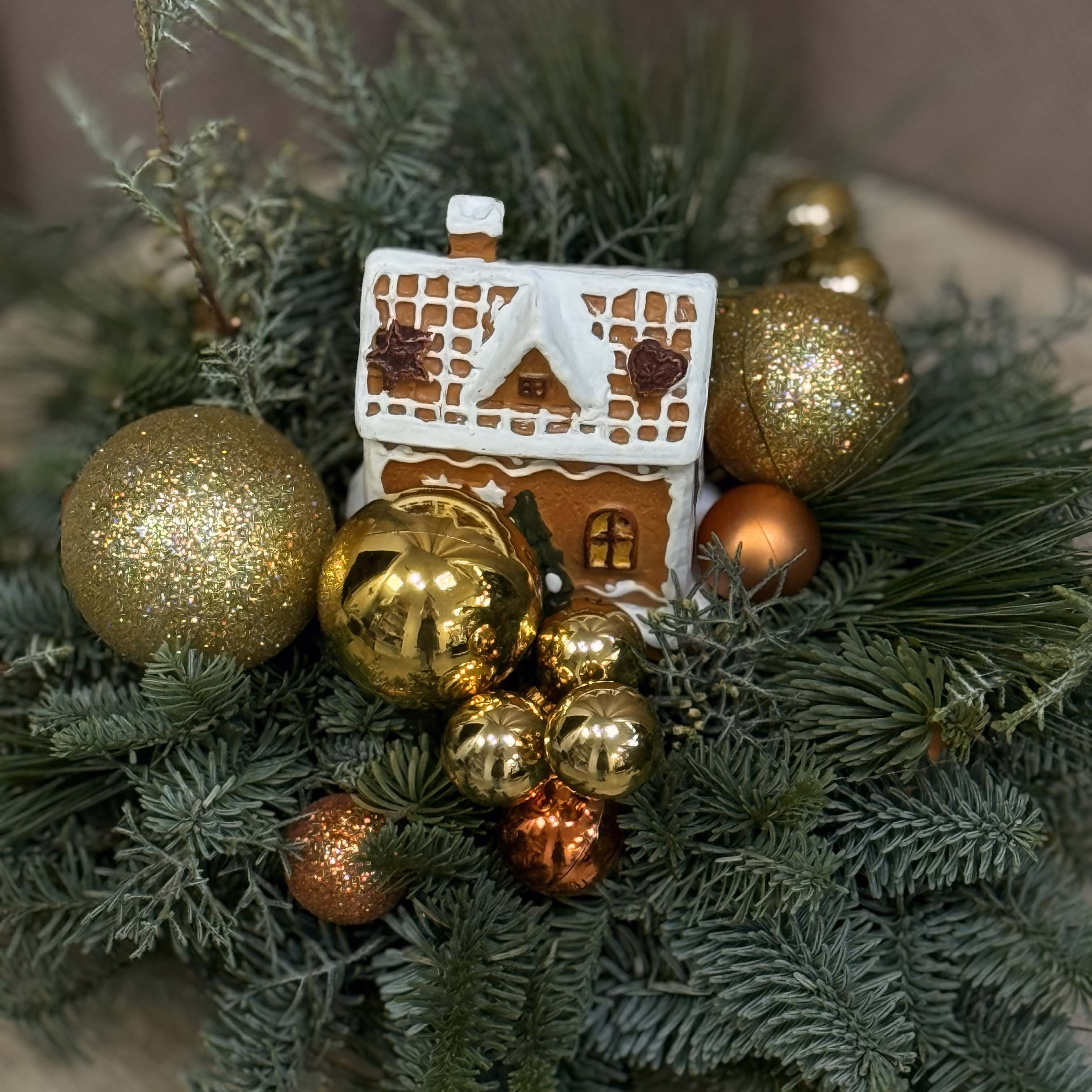 Новогодняя композиция "Домик"