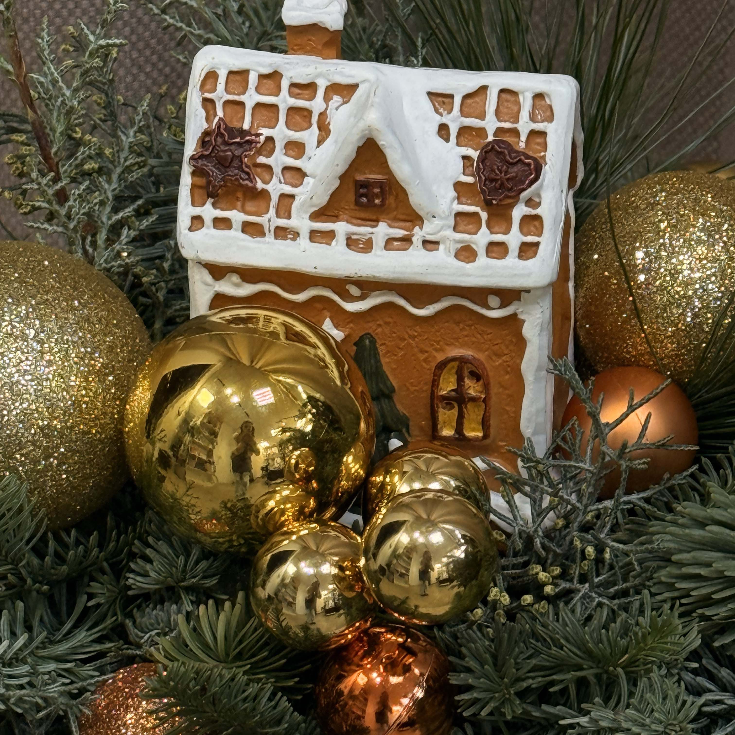 Новогодняя композиция "Домик"