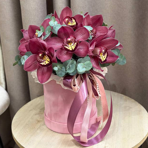 Композиция "Бархатная орхидея" Цветы в коробке