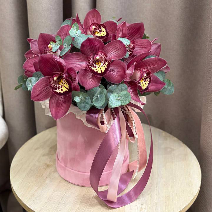 Композиция "Бархатная орхидея" Цветы в коробке