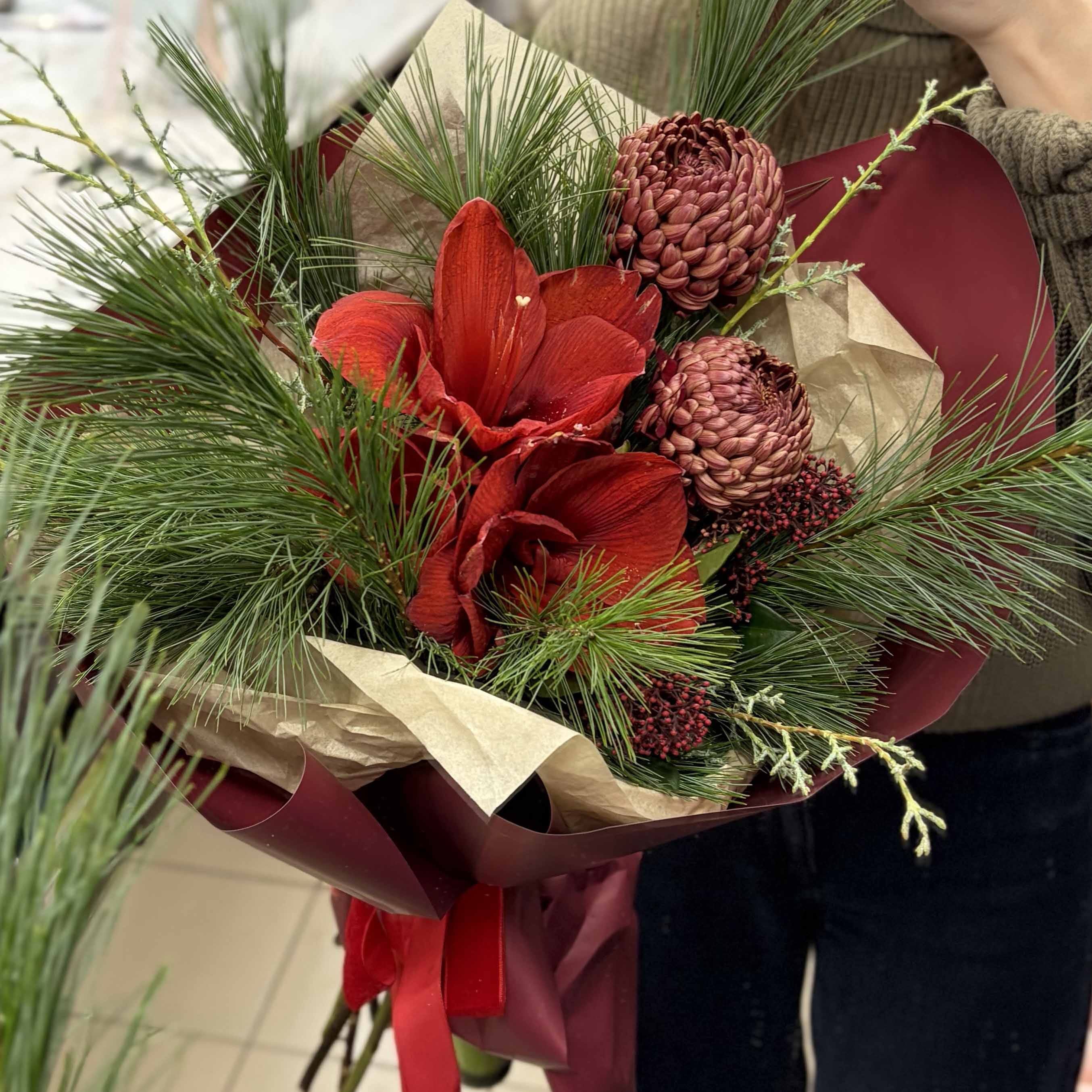 Букет "С пихтой и аммарилисом"