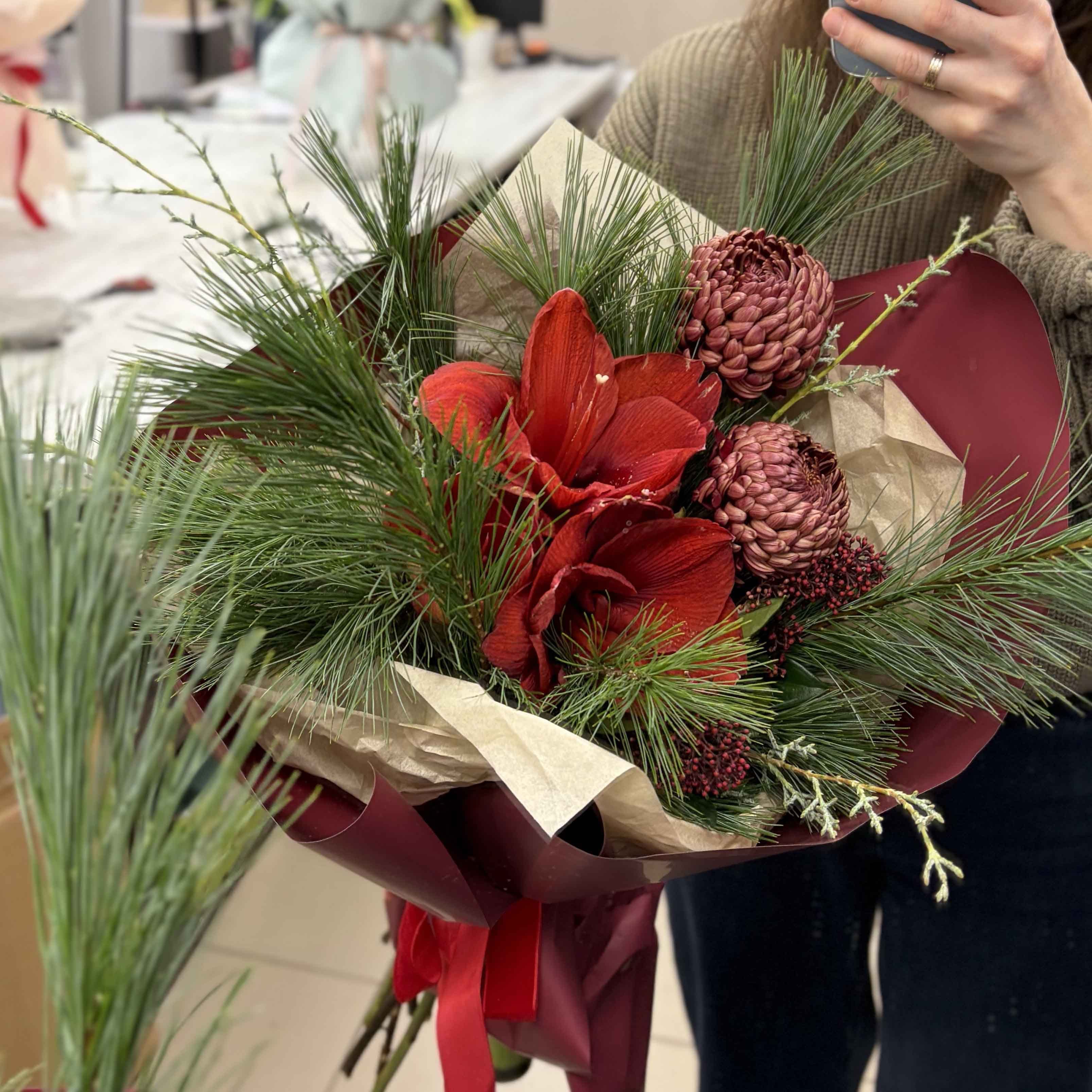 Букет "С пихтой и аммарилисом"