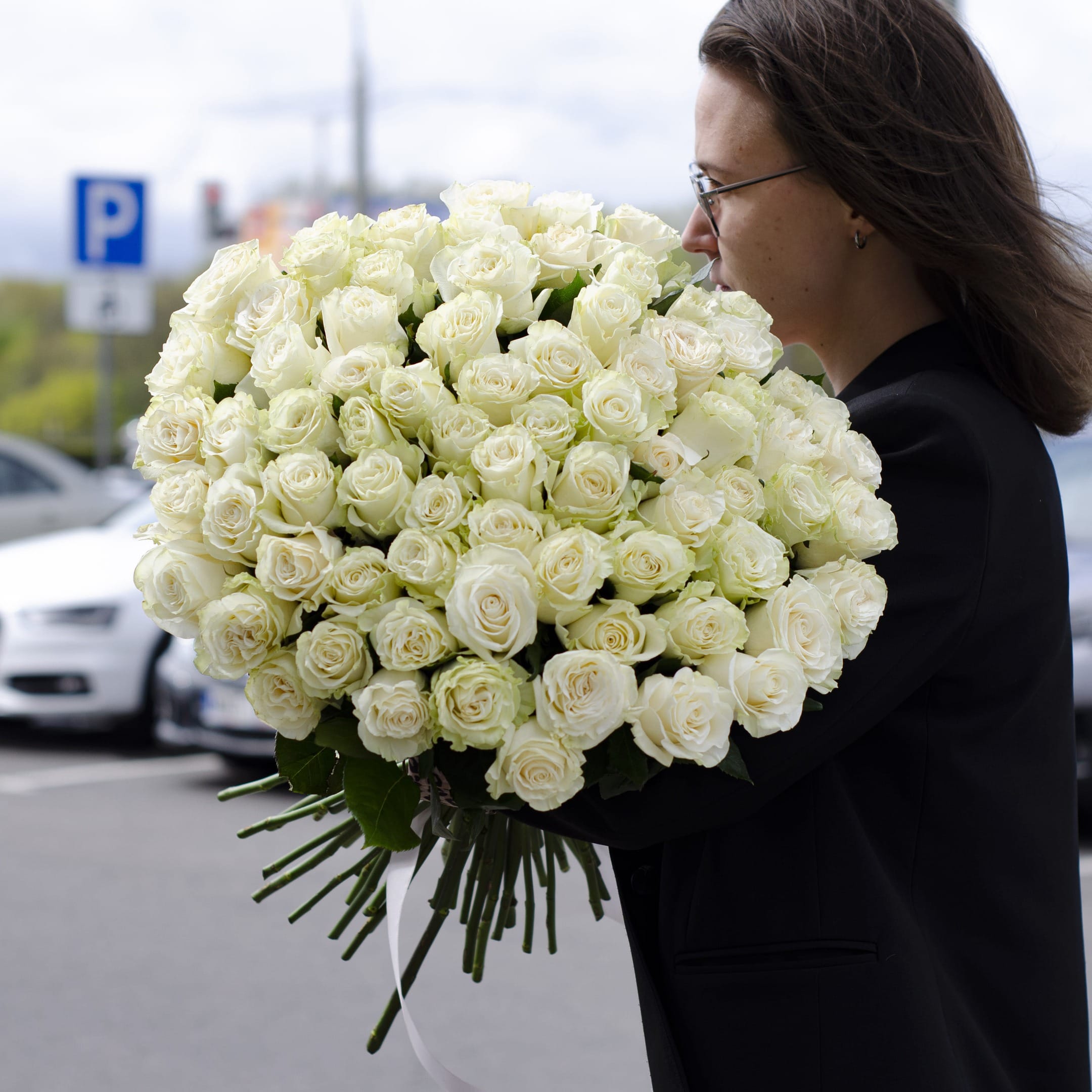 Букет из 75 роз "Великолепие" 50 см