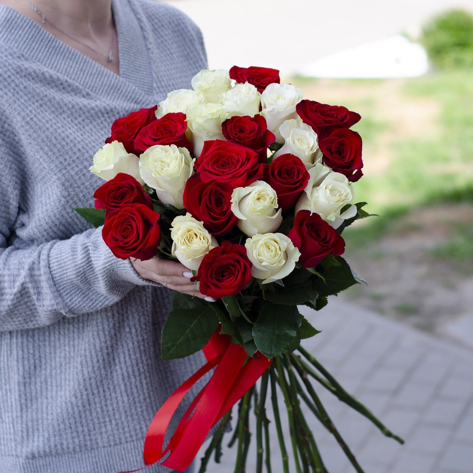 Букет роз "Прекрасный" 25 роз 70 см