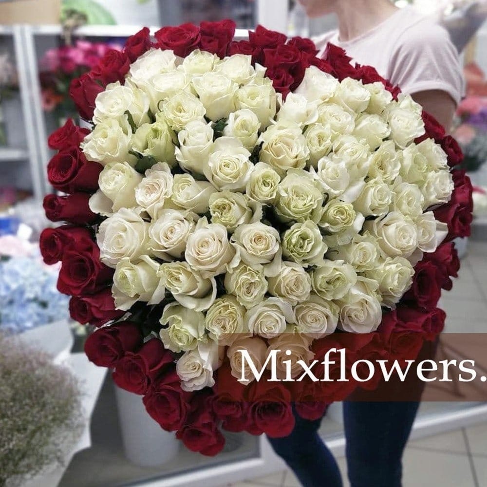 Букет роз в виде сердца "С любовью" 70 см