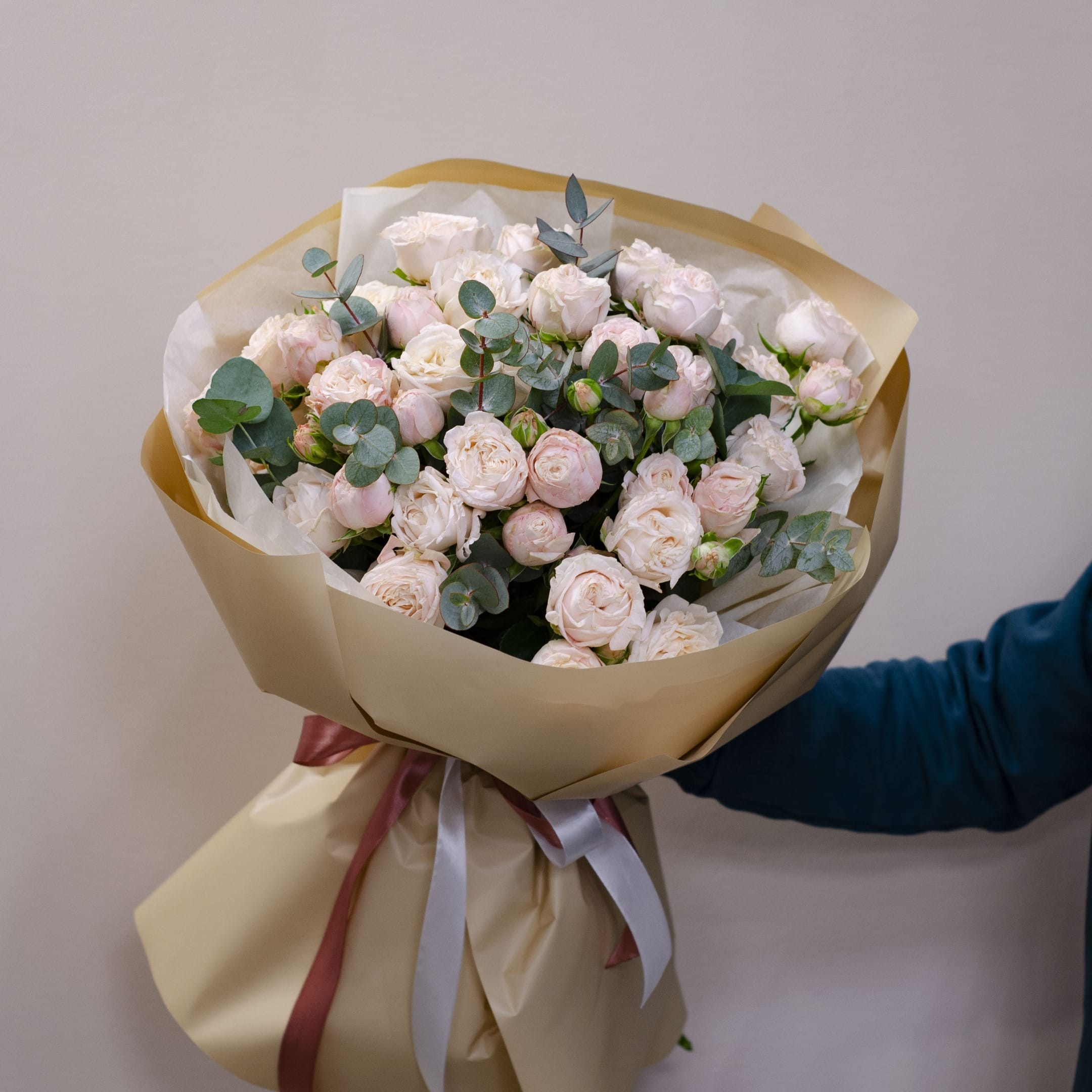 Букет из кустовых роз "Бомбастик"