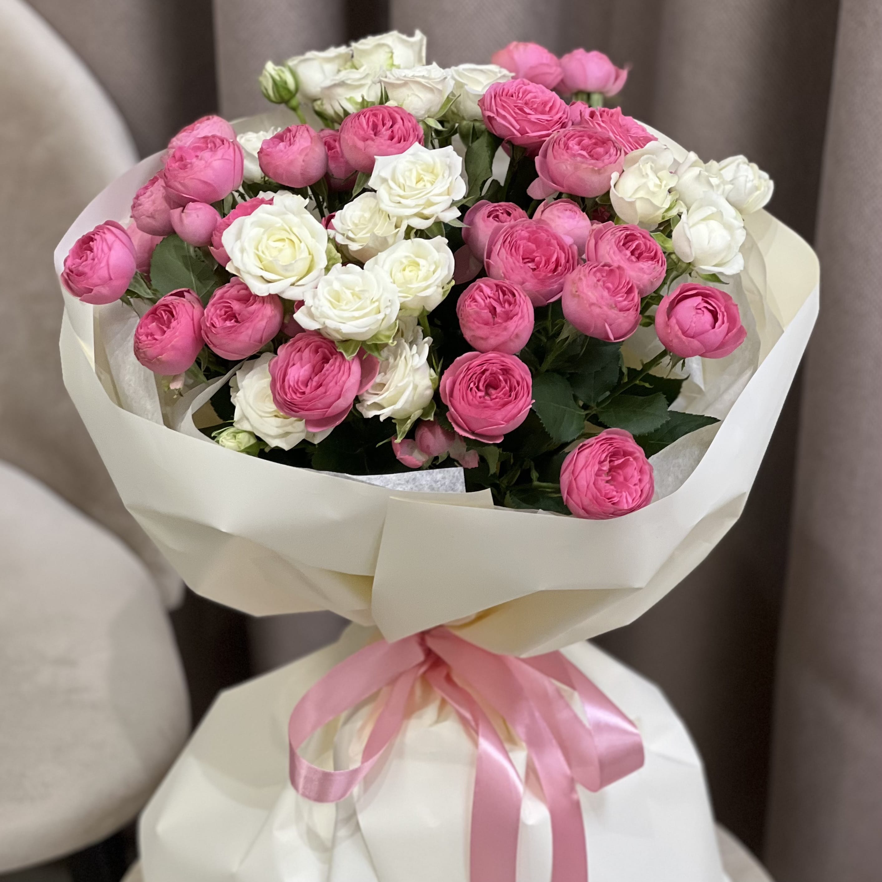 Букет из кустовых роз "Дуэт"