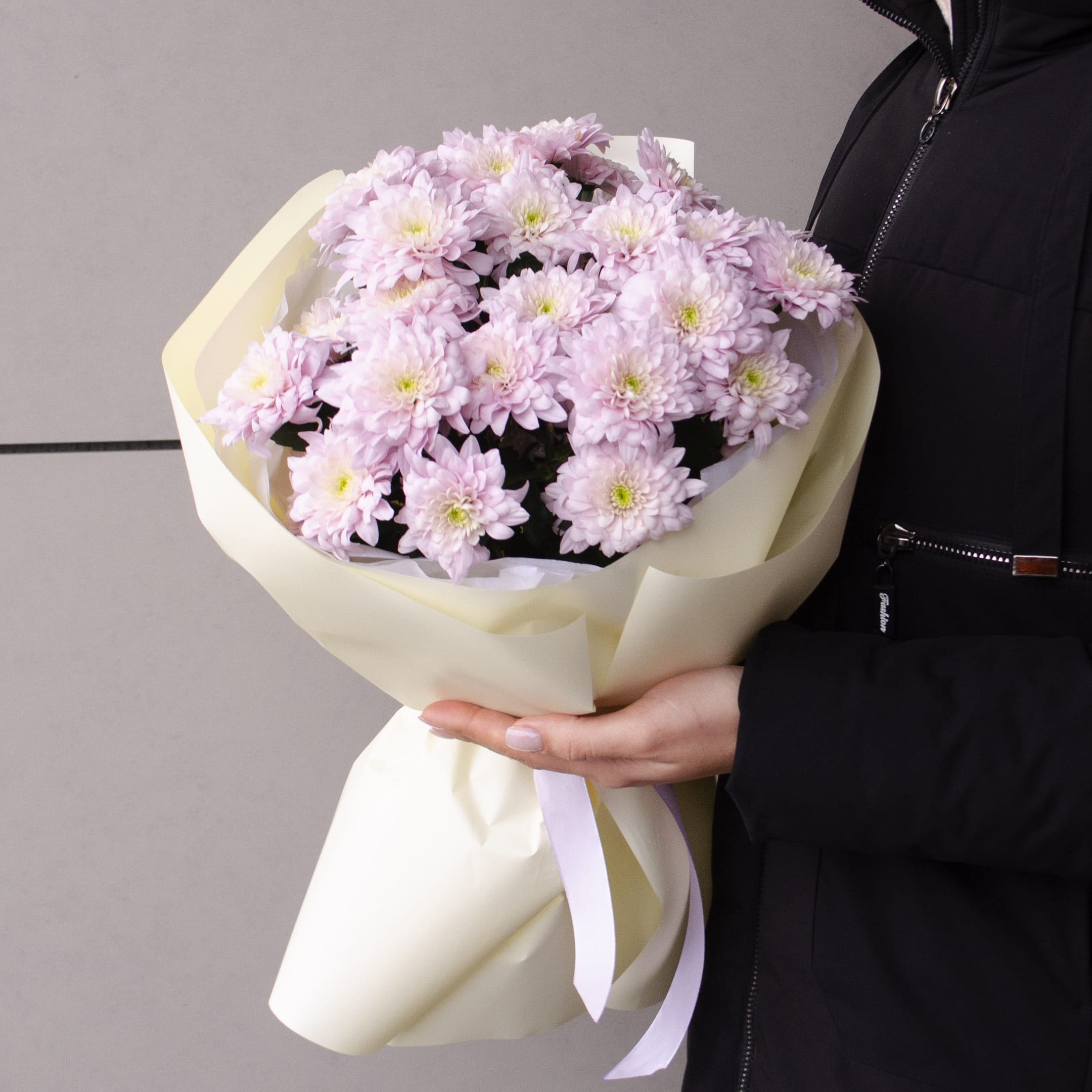 Букет розовых хризантем "Эсмеральда"