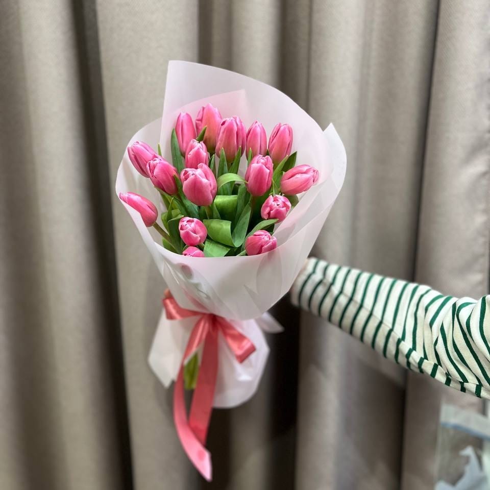 Букет из 17 тюльпанов "Тайная Сказка"