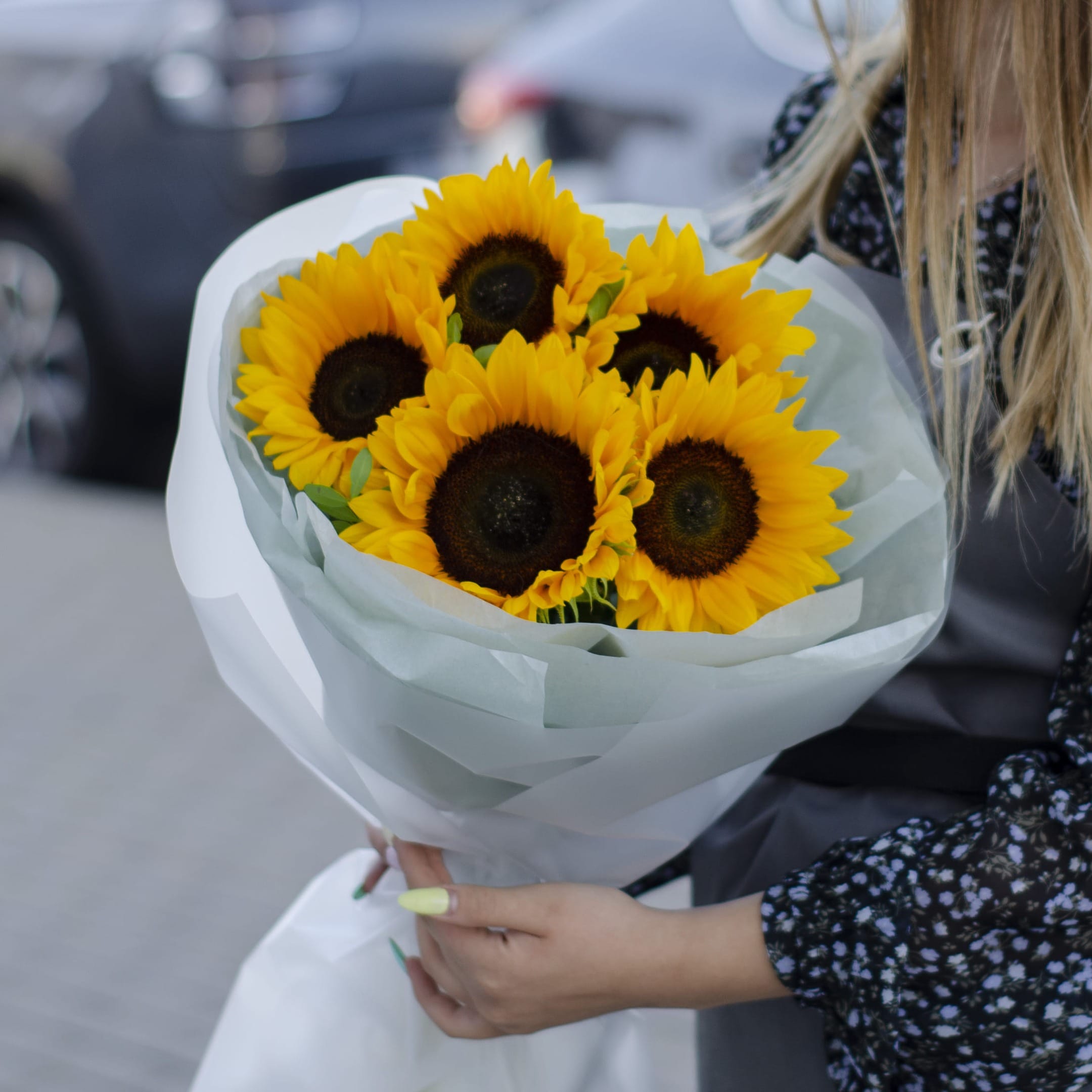 Букет из подсолнухов "Солнце в цветах"