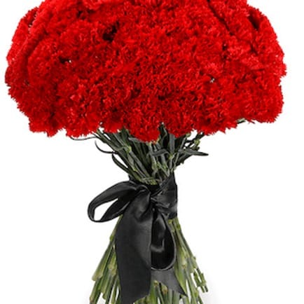 50 красных гвоздик с черной лентой