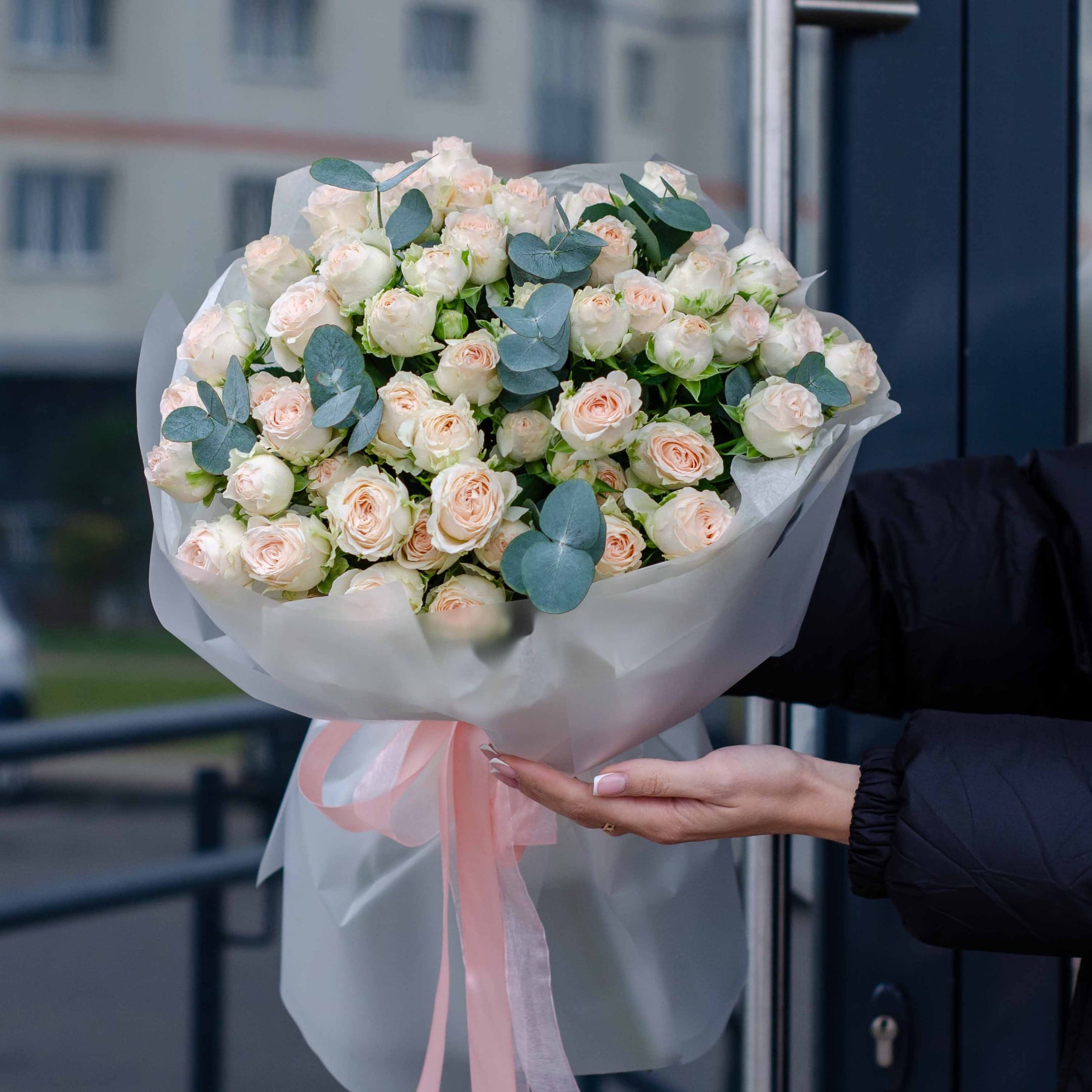 Букет кустовых роз "Шарлотта"