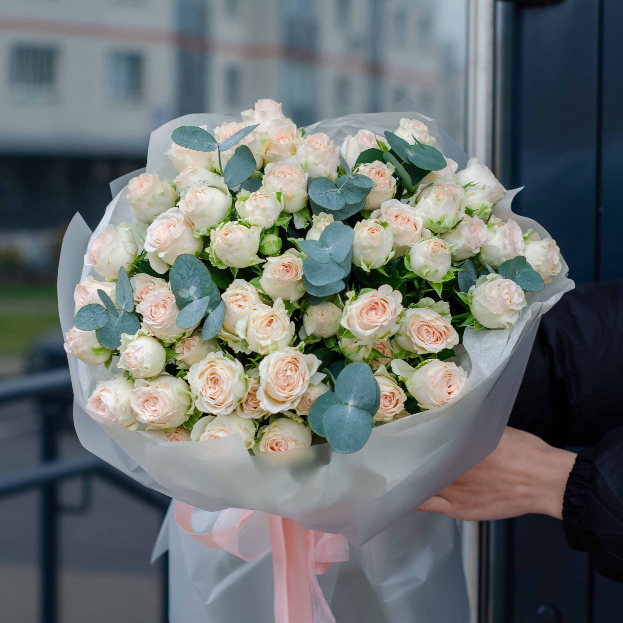 Букет кустовых роз "Шарлотта"