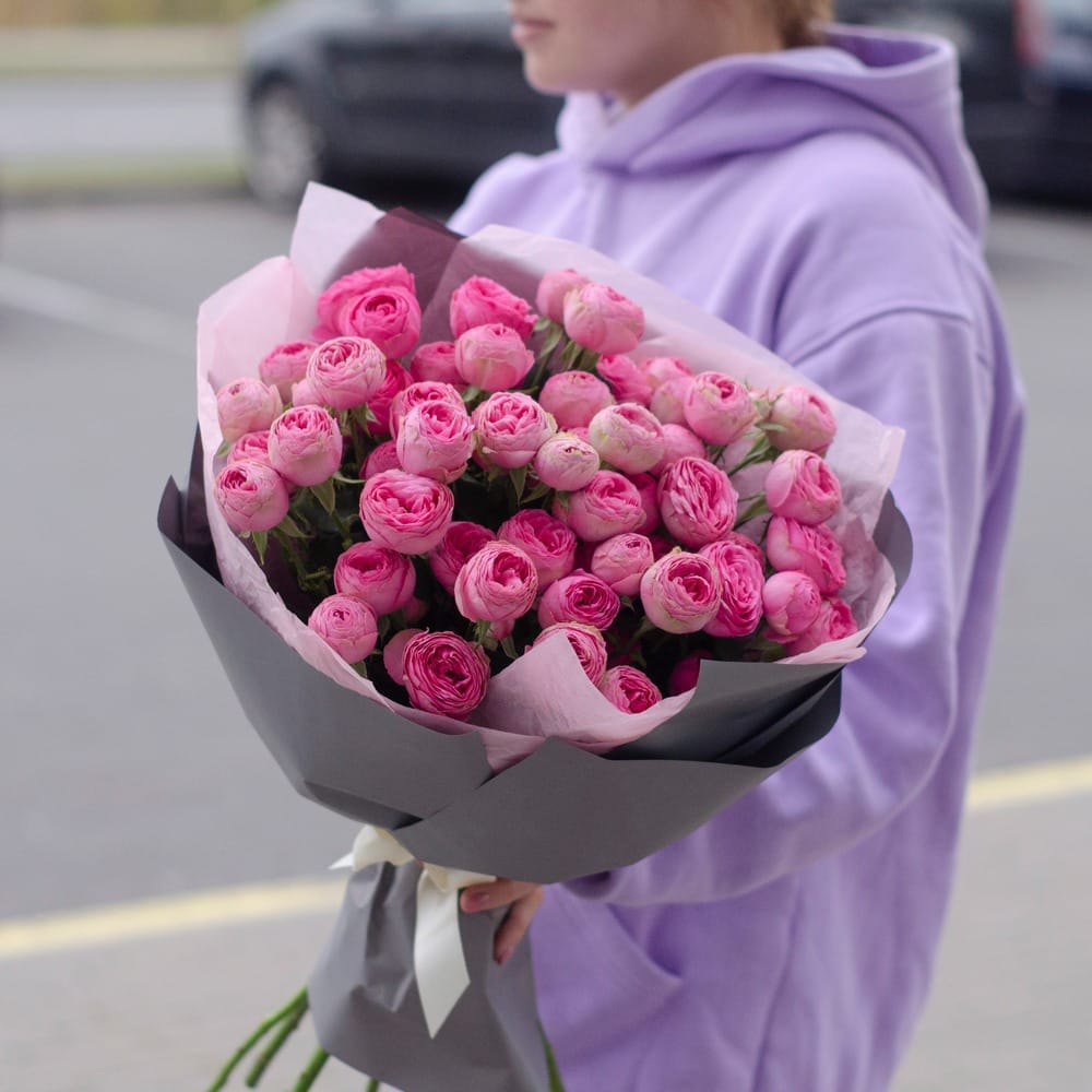 Букет кустовых роз "Жизель" 15 веток