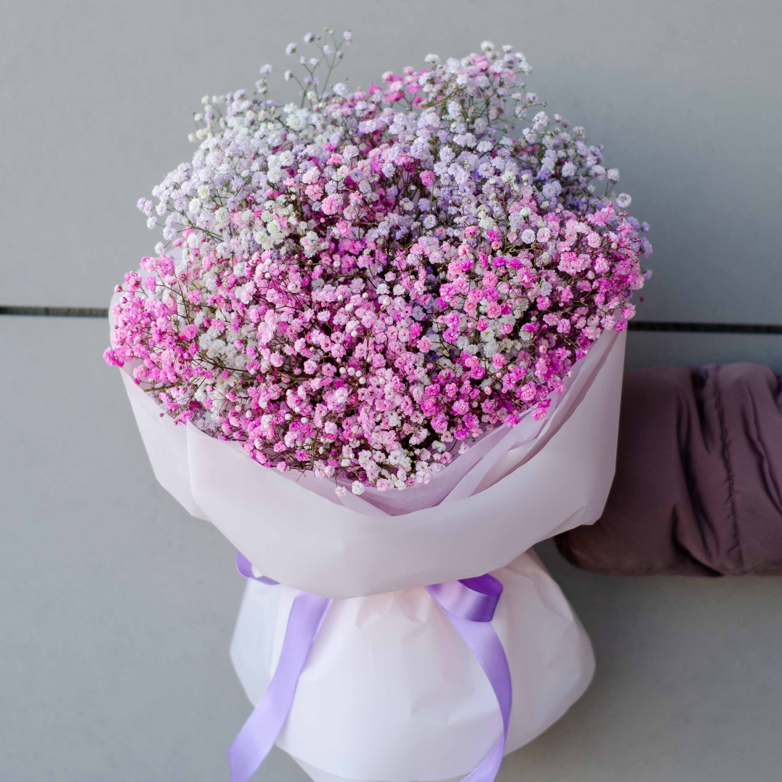 Букет из гипсофилы "Фламинго"
