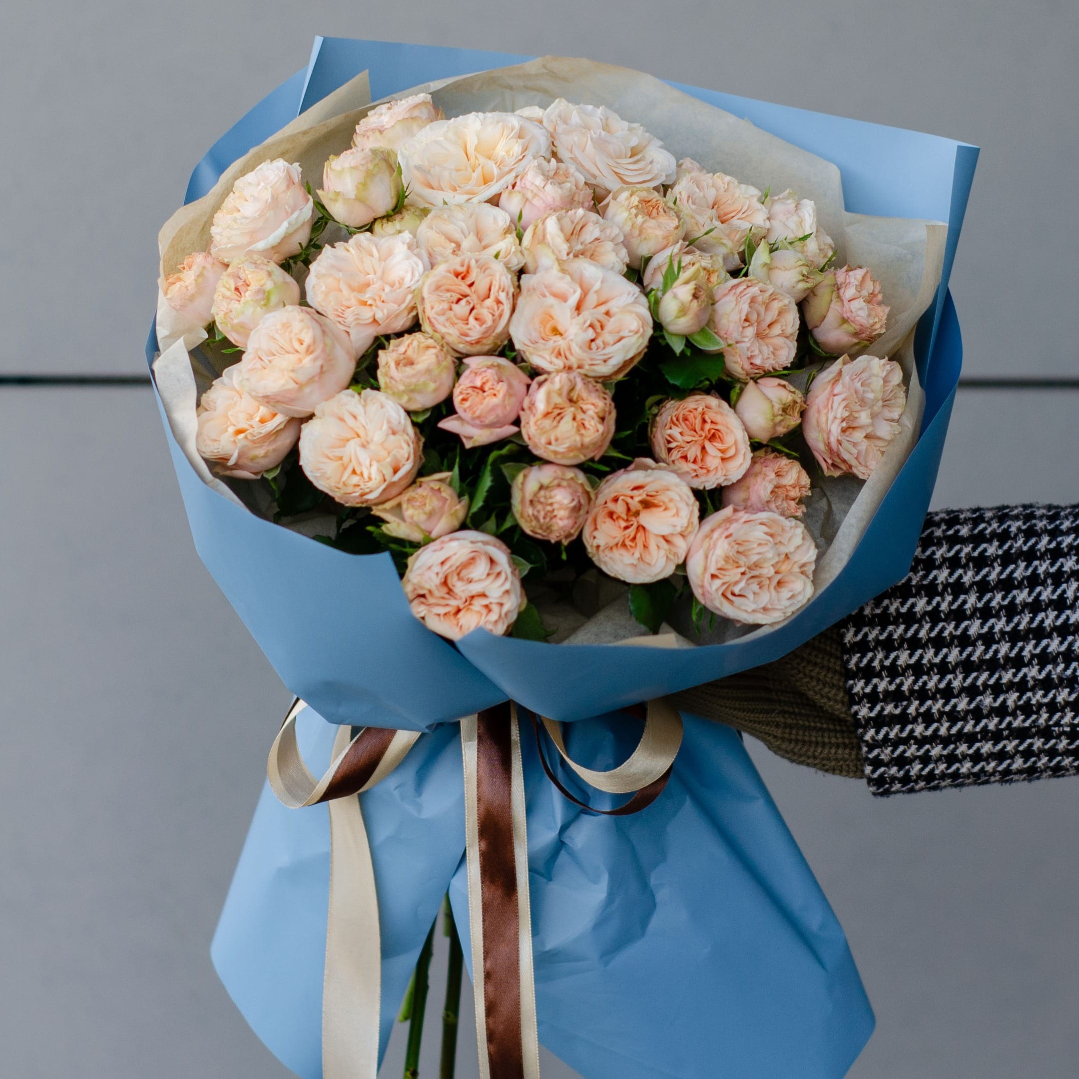 Букет кустовых роз "Звёздный путь"