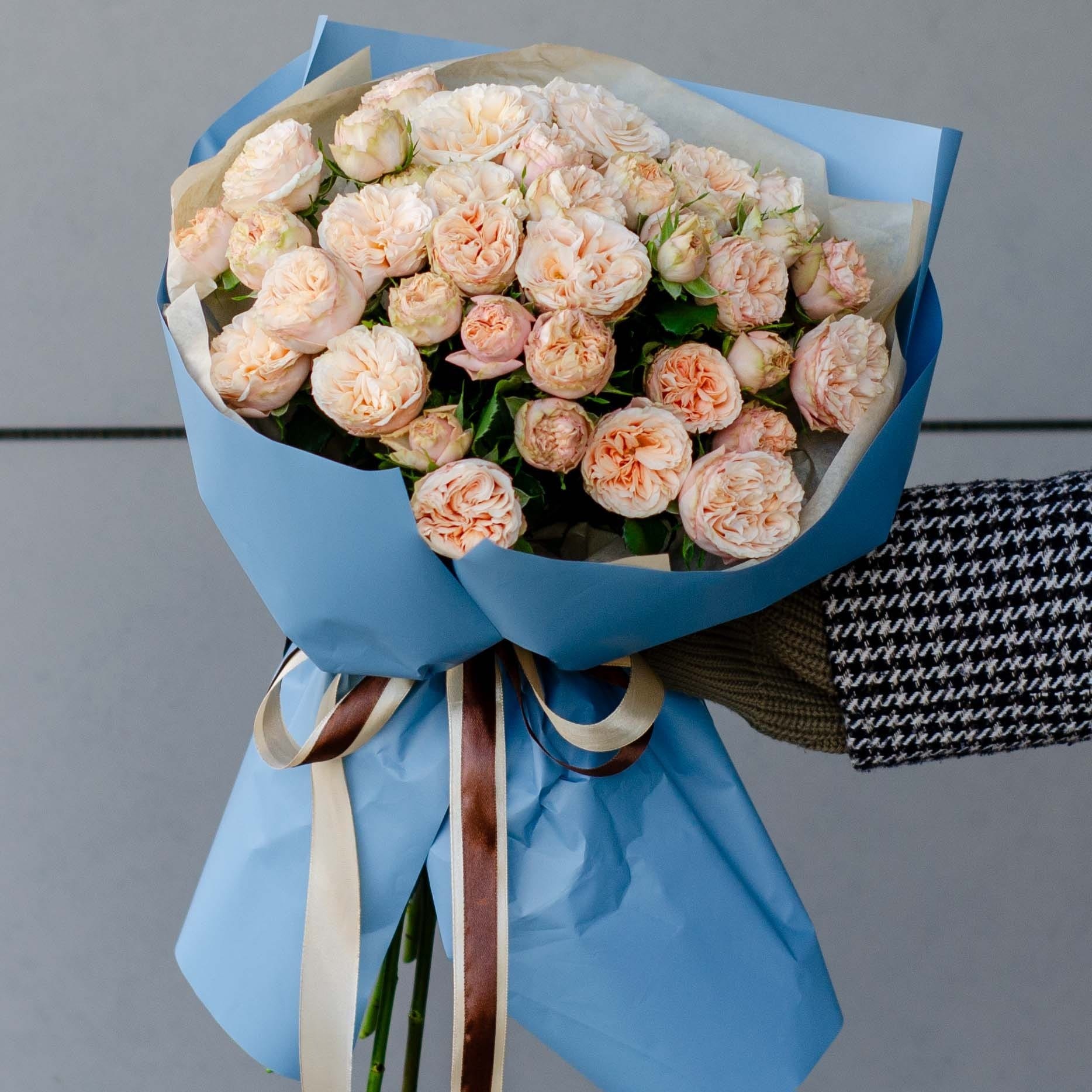 Букет кустовых роз "Звёздный путь"