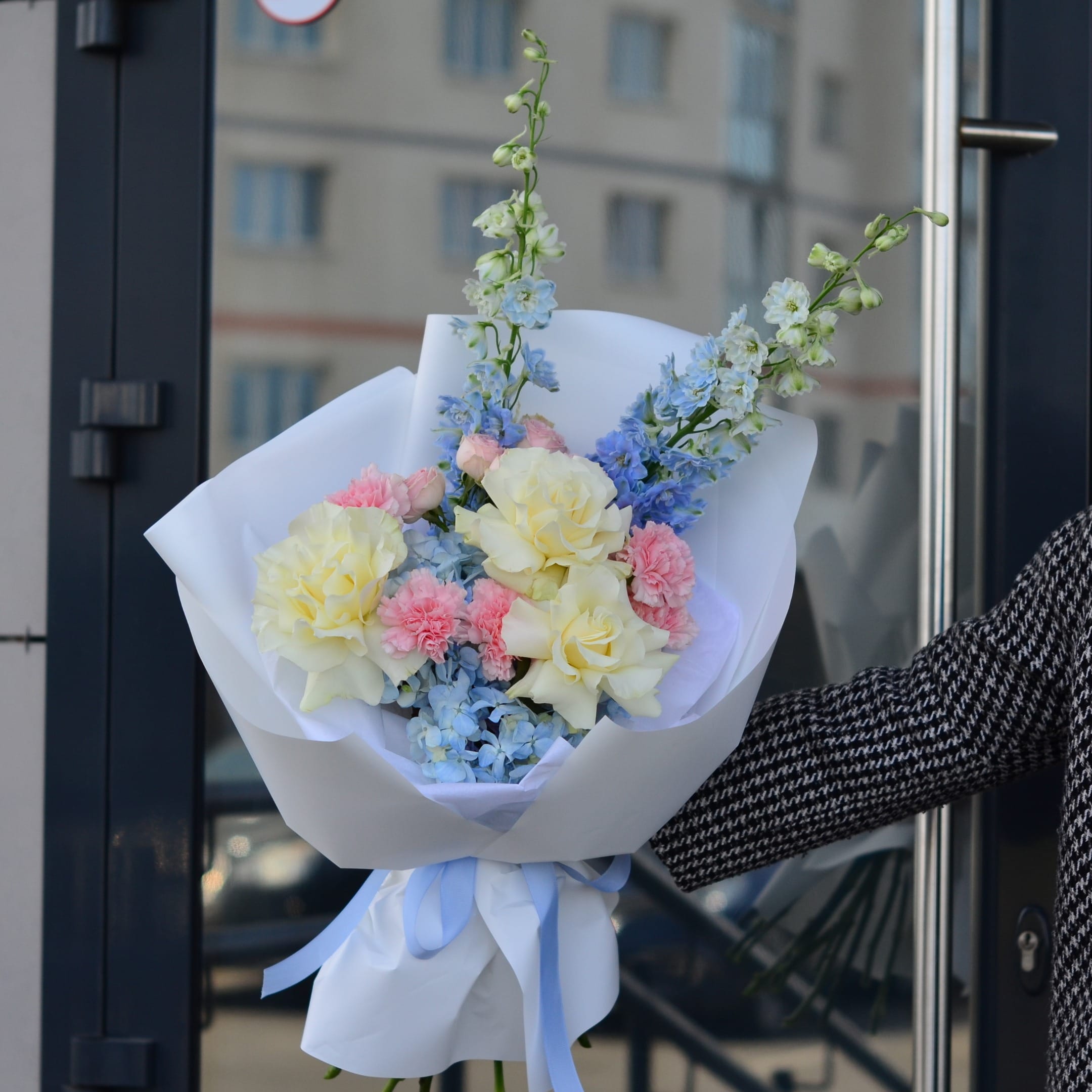 Букет цветов "Лунный ветер"