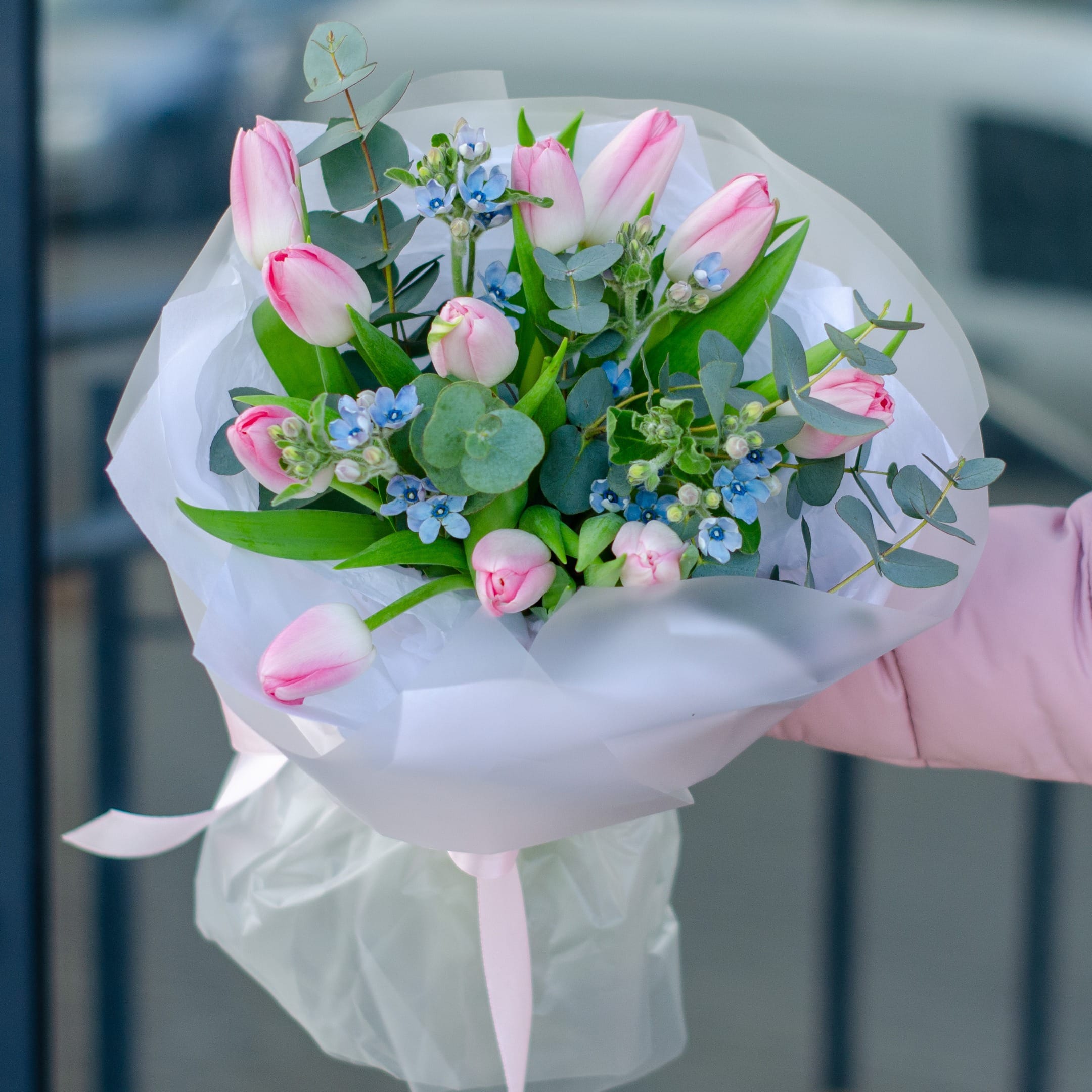 Букет "Тюльпаны с оксипеталумом"