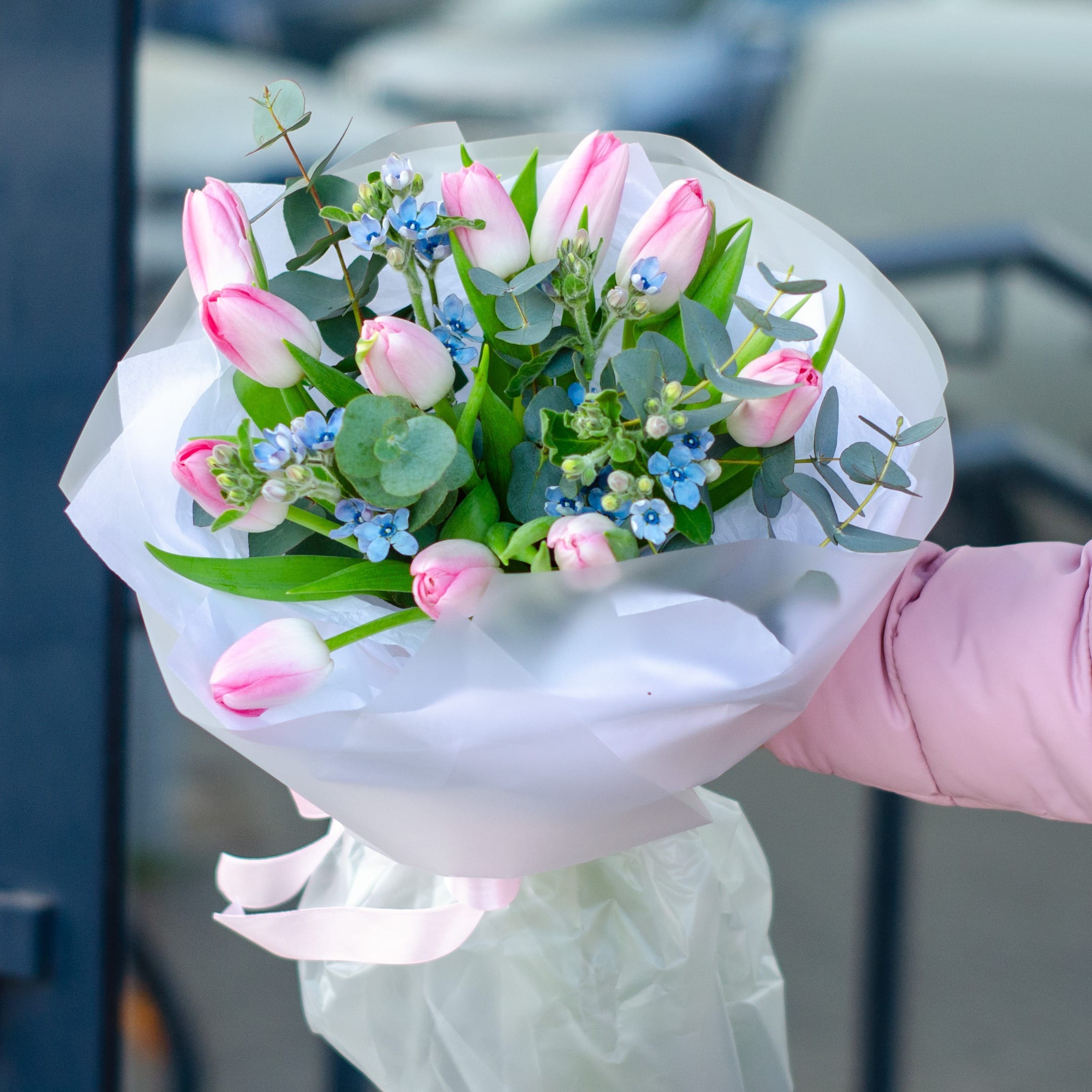 Букет "Тюльпаны с оксипеталумом"