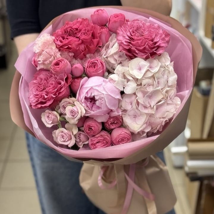 Букет "Розовый вихрь"