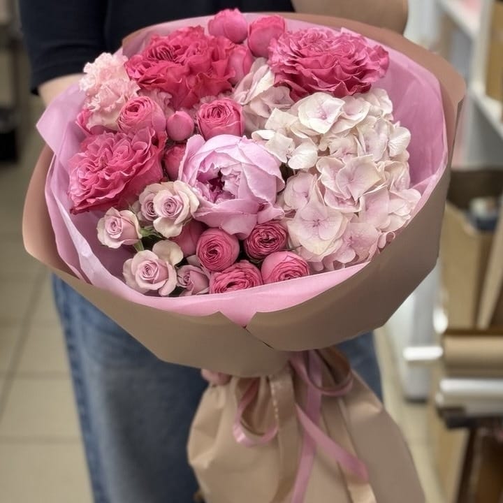 Букет "Розовый вихрь"