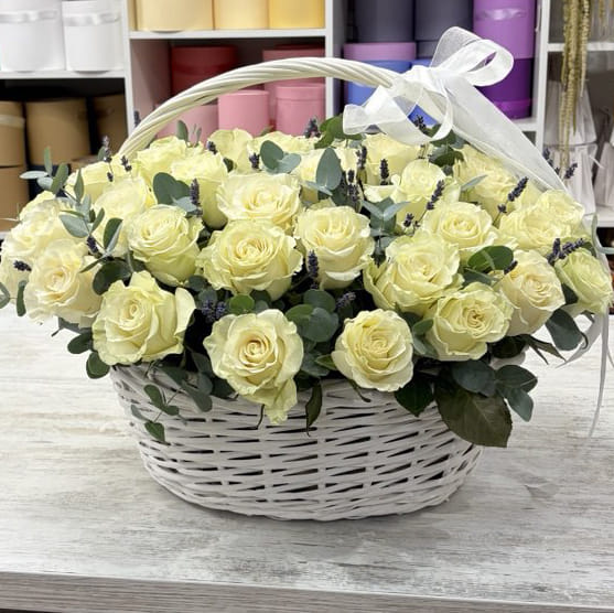Корзина роз "Вальс" 51 роза Эквадорская роза