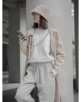 Брюки Nike WMNS NSW PHNX FLEECE HR PANTS OS Брюки Nike WMNS NSW PHNX FLEECE HR PANTS OS