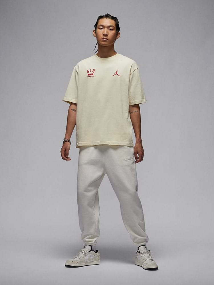 Футболка Jordan T-Shirts Men Coconut Milk