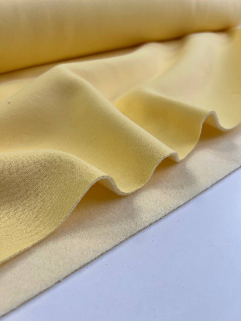Футер 3-х нитка с начесом с эффектом велюра, Молочный лимон