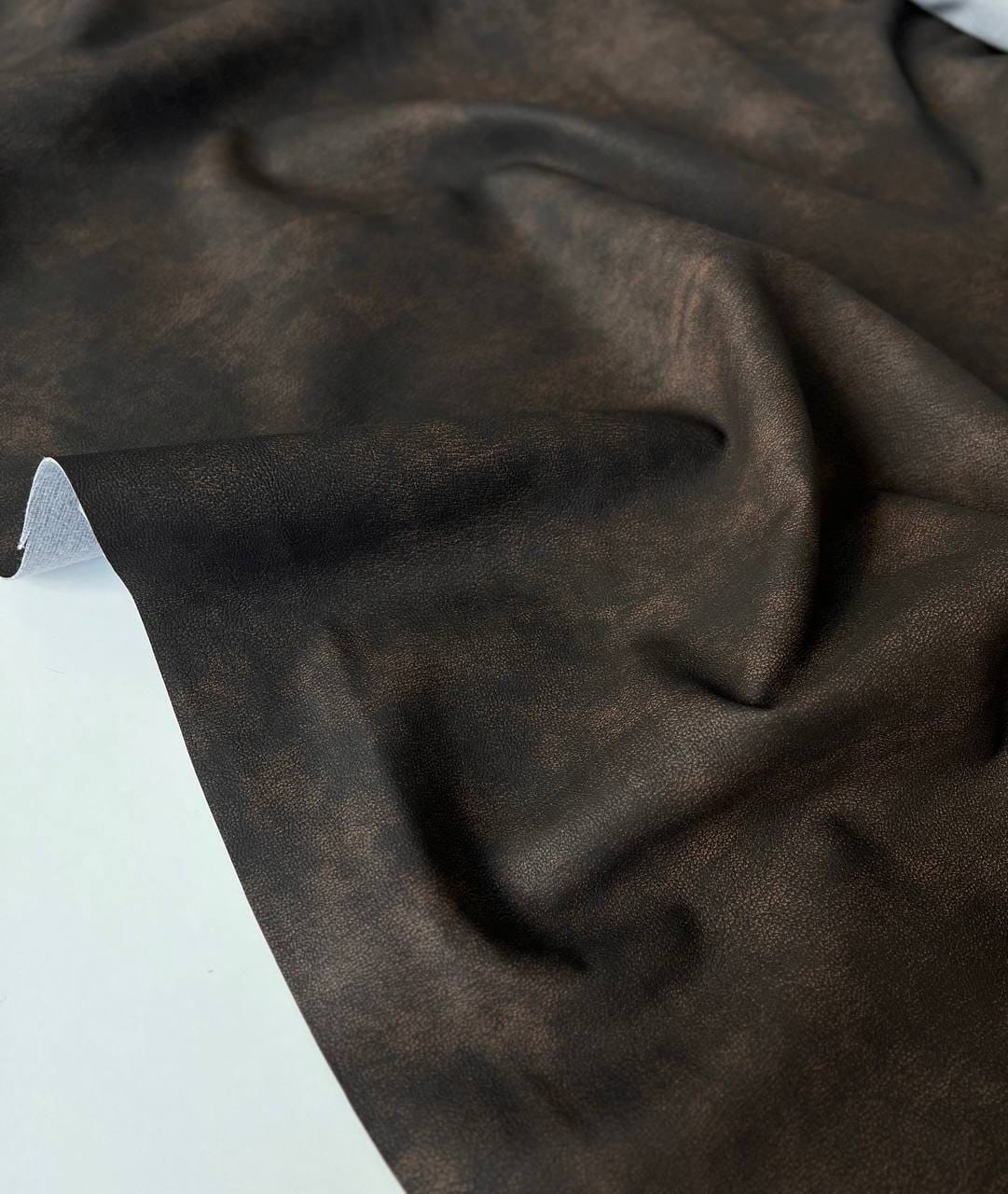 Экокожа, Темно-коричневая (винтажный эффект)