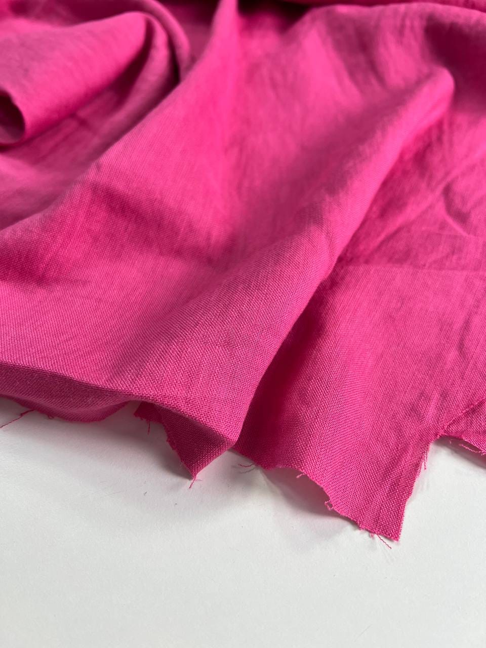 Лен с вискозой с эффектом мятости, Фуксия