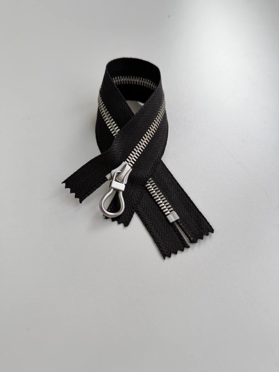 Молния Металлическая. Неразъемная (25 см)