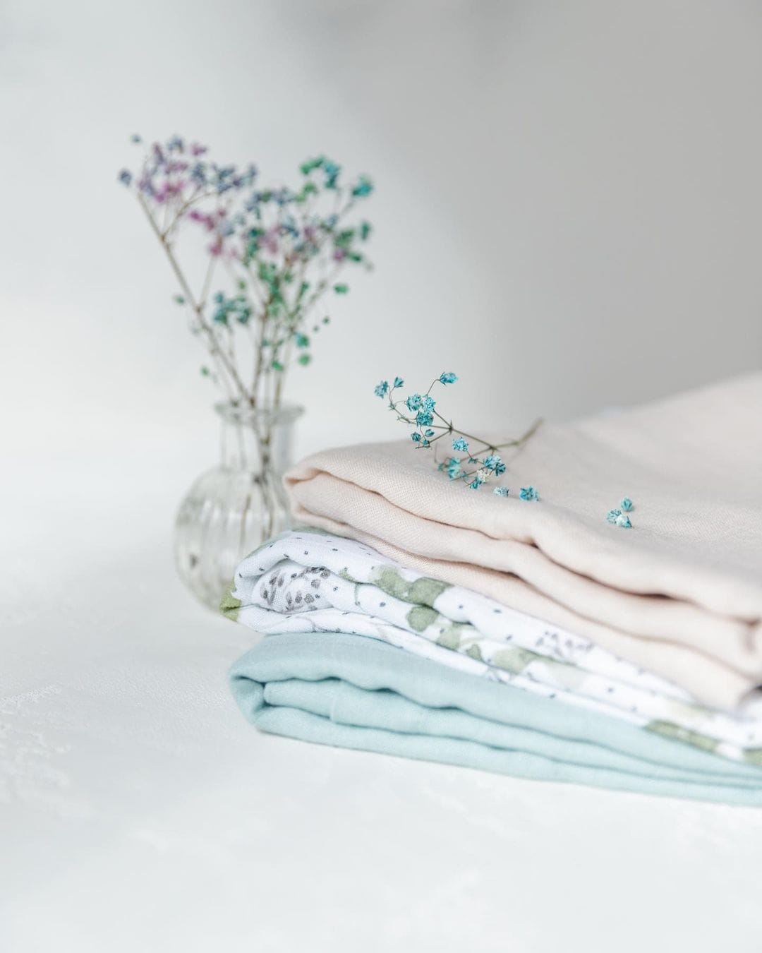 Бесконечное сочетание красок... Нежность и красота всей палитры в нашем магазине.