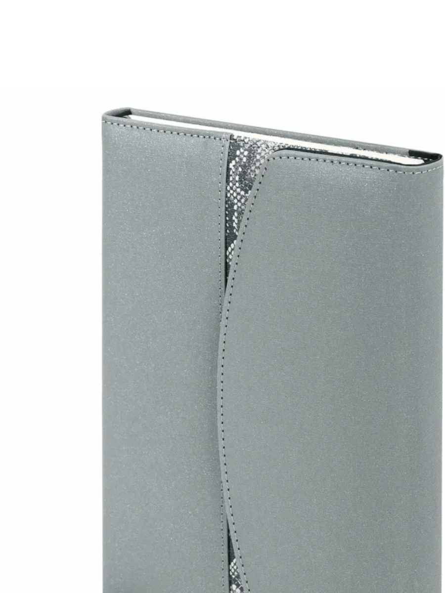 Ежедневник недатированный А5 155х213 мм BRAUBERG "Wild", под кожу, магнит, 160 л., SNAKE, серый, 116234 BRAUBERG Цена с НДС за 1 штуку