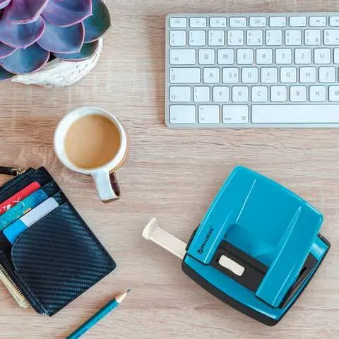 Дырокол металлический BRAUBERG "ULTRA", до 20 листов, голубой, 228759 BRAUBERG Цена с НДС за 1 штуку