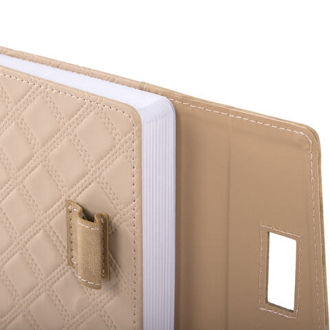 Ежедневник недатированный А5 145х215 мм, BRAUBERG "Stitch", под кожу, магнит, 160 л., бежевый, 116590 BRAUBERG Цена с НДС за 1 штуку