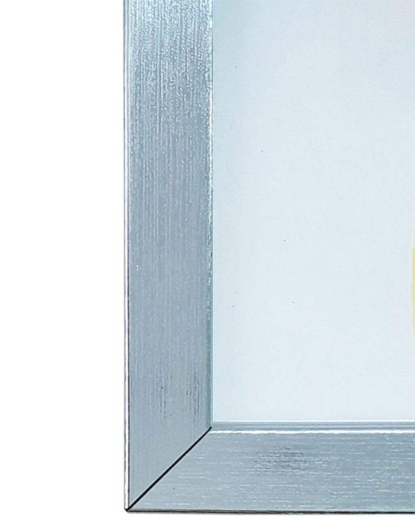 Рамка пластиковая со стеклом 30х40, серебро Цена с НДС за 1 штуку