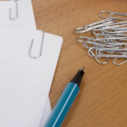 Скрепки STAFF, 28 мм, оцинкованные, 100 шт., в картонной коробке, 270451 STAFF Цена с НДС за 1 упаковку