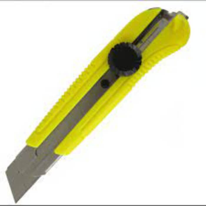 Нож ОБОЙНЫЙ усиленный лезв 18 мм, РФ Цена с НДС за 1 штуку