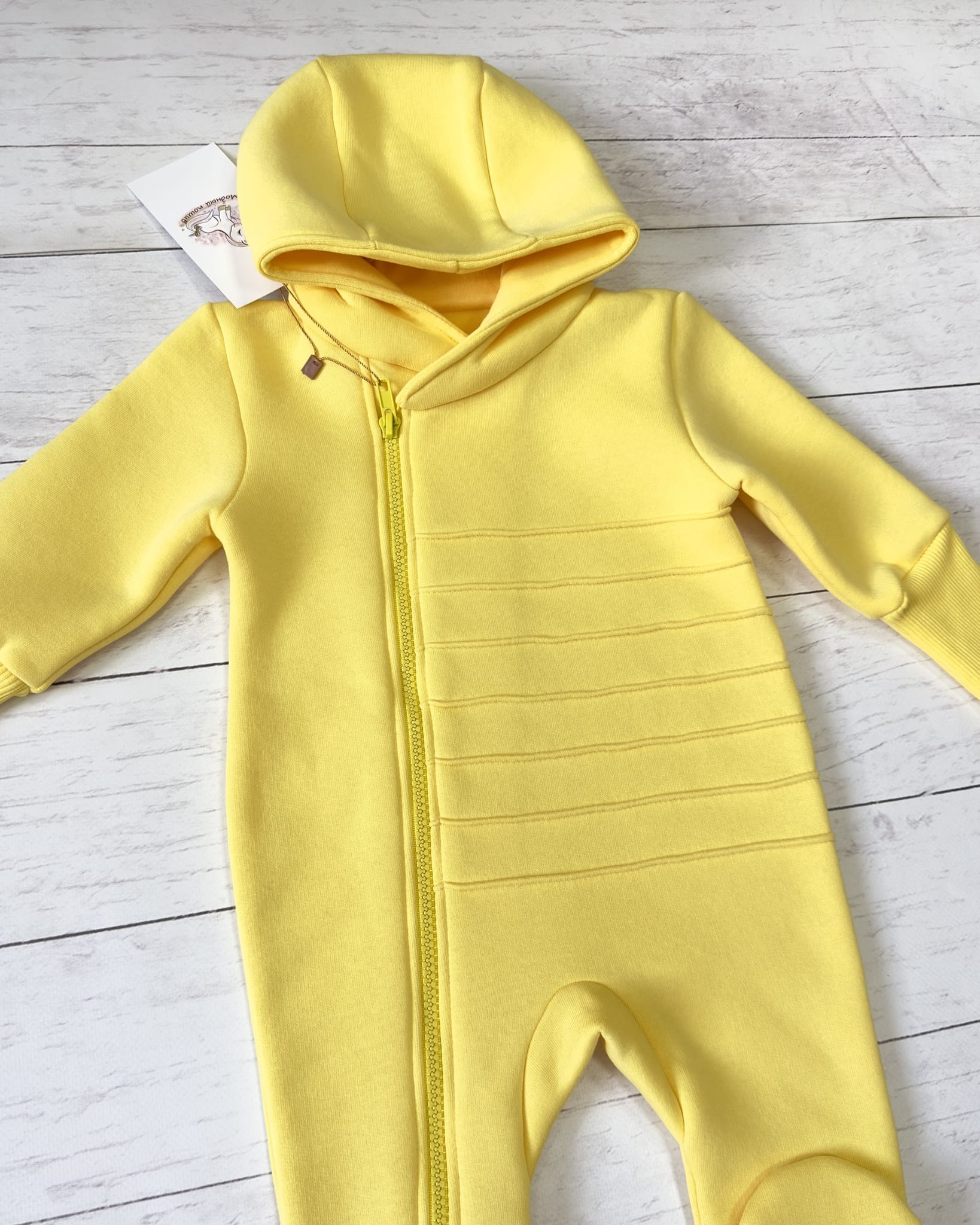 Комбинезон с капюшоном