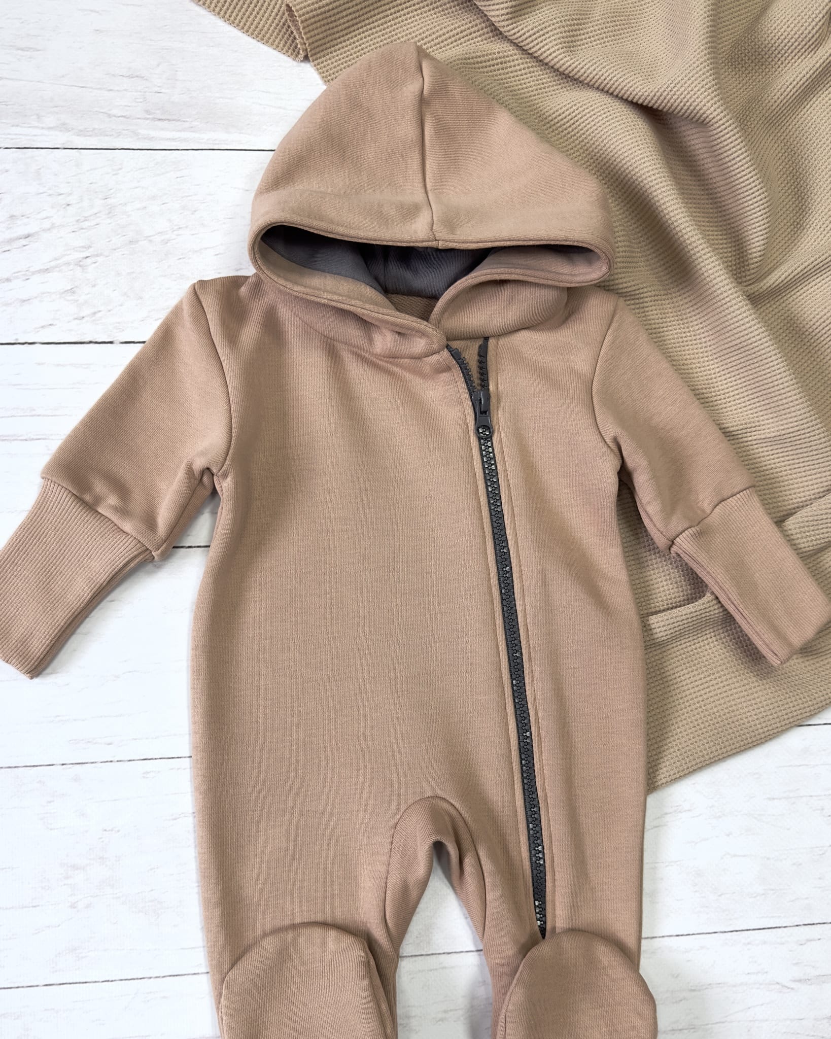 Комбинезон с капюшоном (р.74)