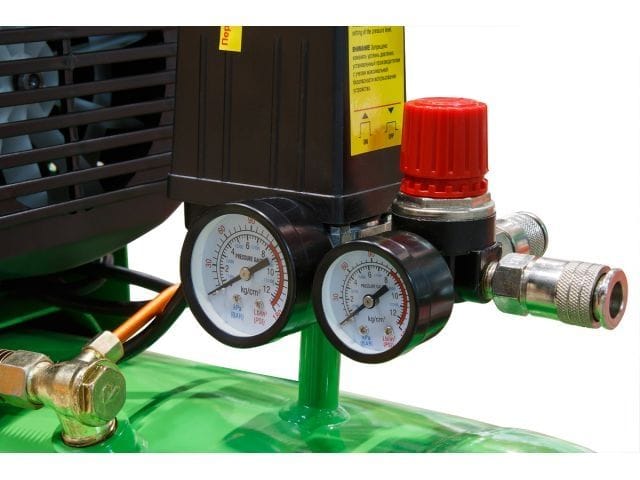 Компрессор коаксиальный (260 л/мин, 8 атм, коаксиальный, масляный, ресив. 50 л, 220 В, 1.80 кВт) ECO