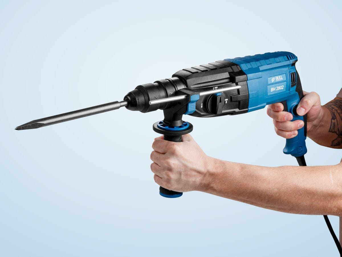 Перфоратор в чем. Xcase 850 Вт, 3.2 Дж, 28 мм, 4 реж. + 2 зубила, 3 сверла, БЗП (вес 3.8 кг) BULL BH 2802