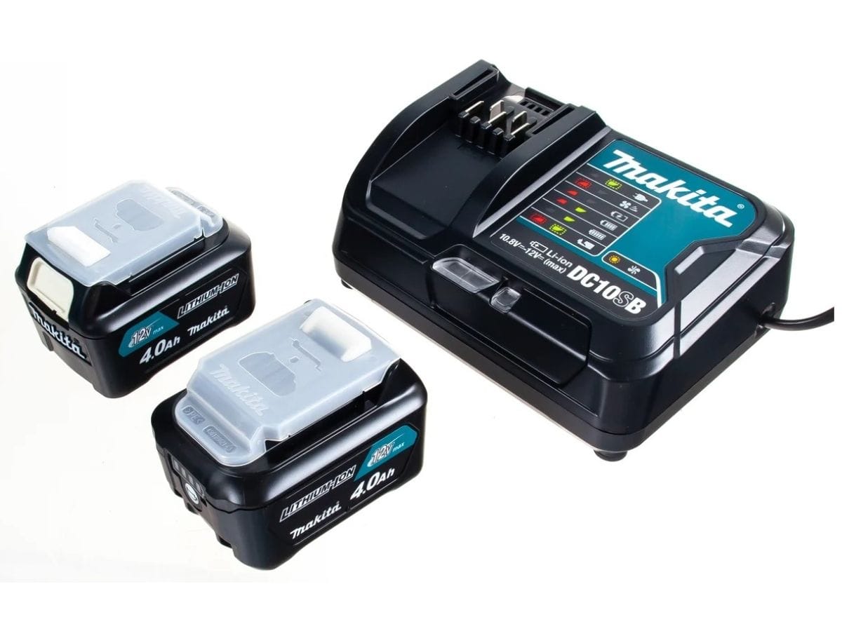 Аккумулятор 4.0 Ah (2 шт) + зарядное DC10SB в кейсе MAKITA BL1041B