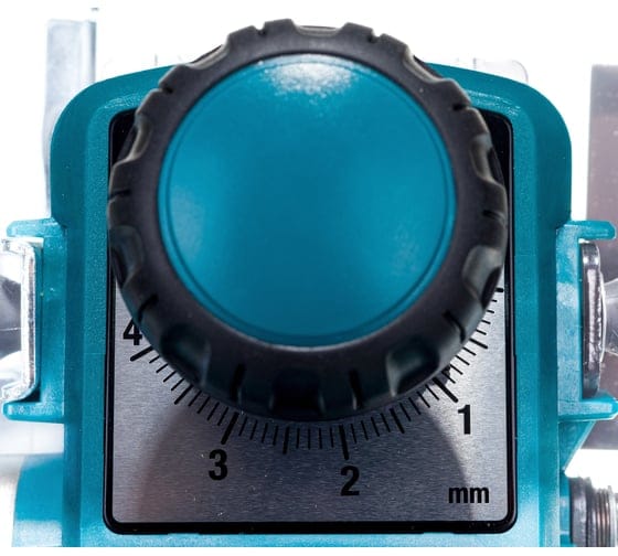 Рубанок электрический в кор. MAKITA KP 0810