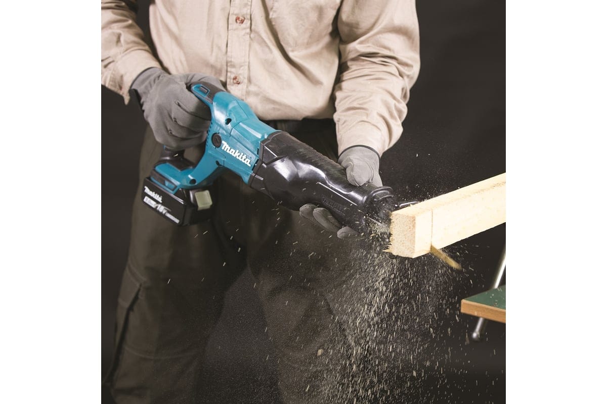 Аккум. сабельная пила в кор. (18.0 В, БЕЗ АККУМУЛЯТОРА, дерево до 255 мм, металл до 20 мм) MAKITA LXT DJR 186 Z