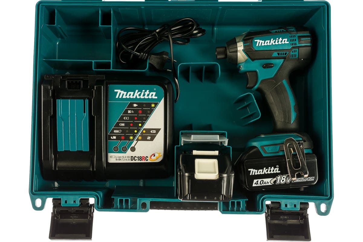 Аккум. шуруповерт в чем. (18.0 В, 2 акк., 4.0 А/ч Li-Ion, 1 скор., 165 Нм, шурупы до 13 мм) MAKITA LXT DTD 152 RME